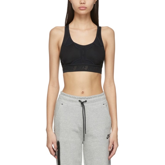 Sold out Nike sports bra fits like a small 🤍 - Picture 3 of 4